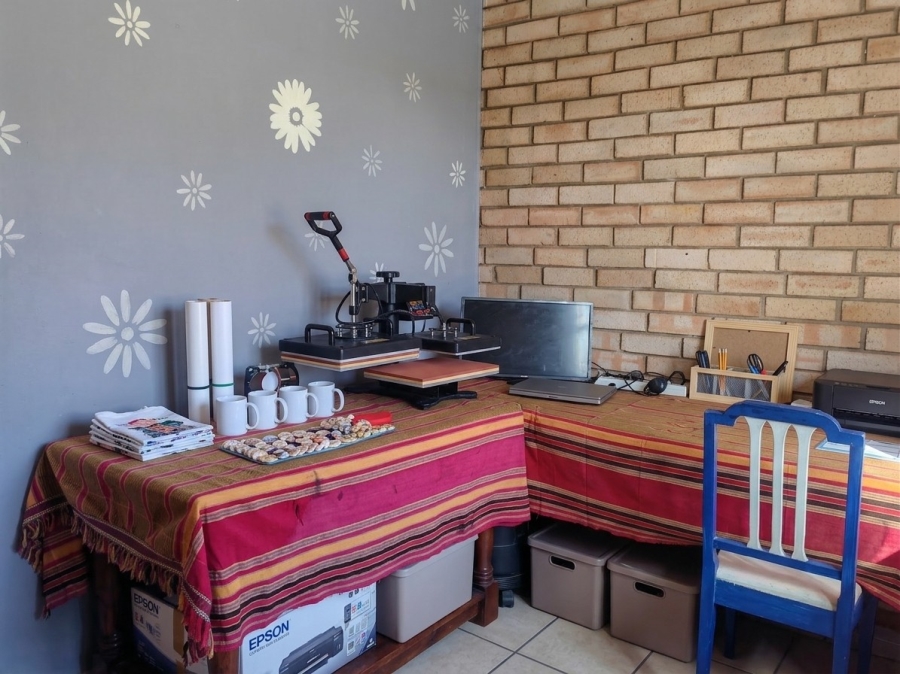 4 Bedroom Property for Sale in Boknesstrand Eastern Cape